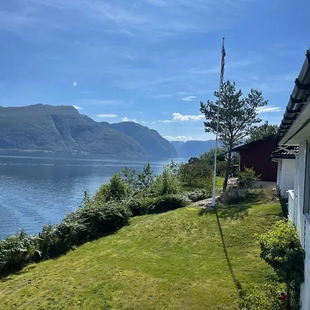 Fjordhus * Austreim