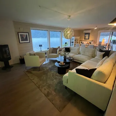 Fjordhus Holiday home *